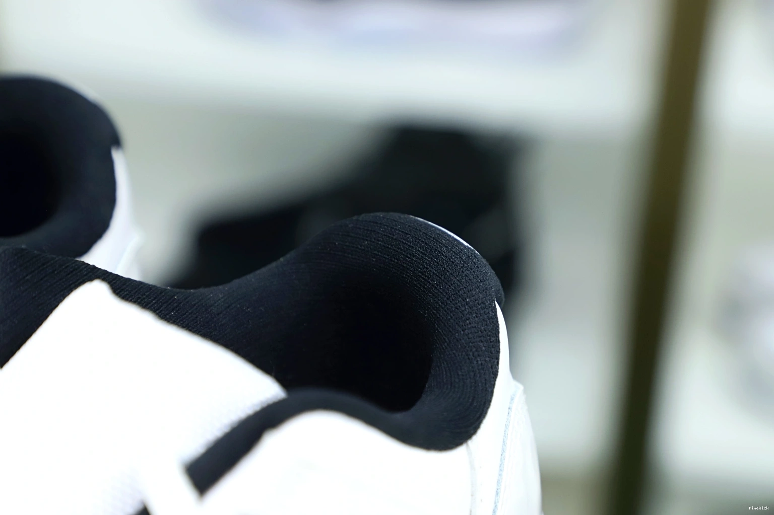 LOW LEGEND BLUE JORDAN 11 RETRO AIR 0831